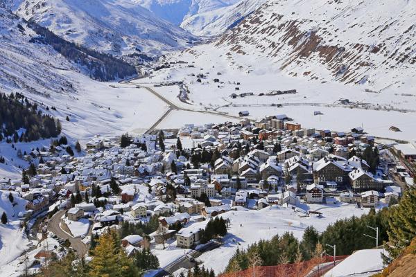 Andermatt im Wandel: Vom ehemaligen Militärstandort zum modernen Luxusresort