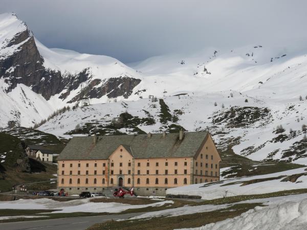 Simplonpass und Gondo: Alpenüberquerung auf der historischen Simplonpassstraße