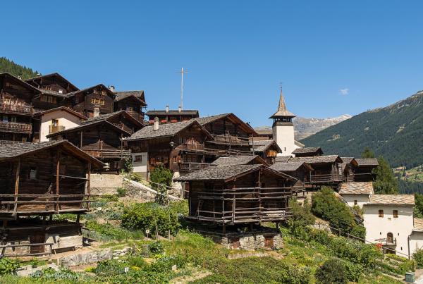 Val d'Anniviers: Das Walliser Tal der fünf Dörfer mit uralten Holzhäusern