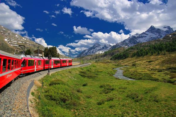 Glacier Express: Bilderbuch-Panoramen auf der schönsten Zugfahrt der Schweiz
