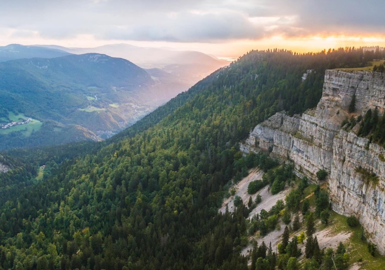 Creux du Van: Der Grand Canyon der Schweiz in den Neuenburger Alpen