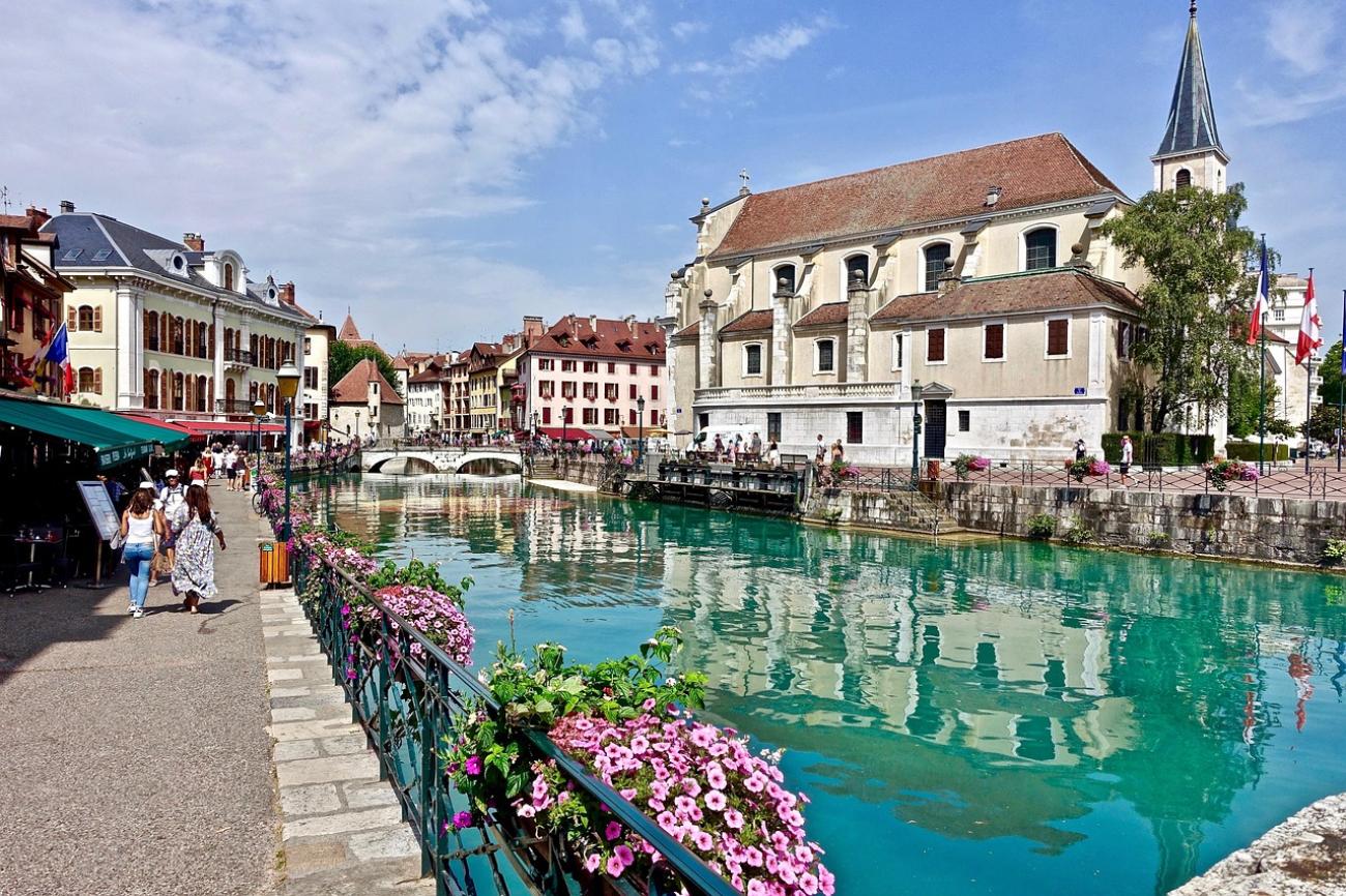 Annecy – Das Venedig der Alpen: Altstadtcharme, Kanäle und kristallklarer See