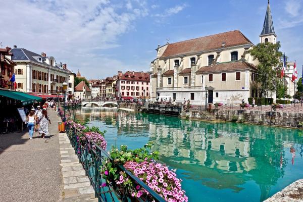 Annecy – Das Venedig der Alpen: Altstadtcharme, Kanäle und kristallklarer See