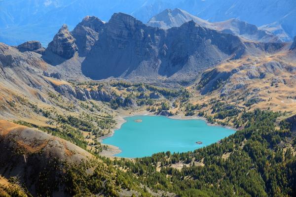 Lac d'Allos: Höchster natürlicher Bergsee Europas und ein Paradies für Naturfans