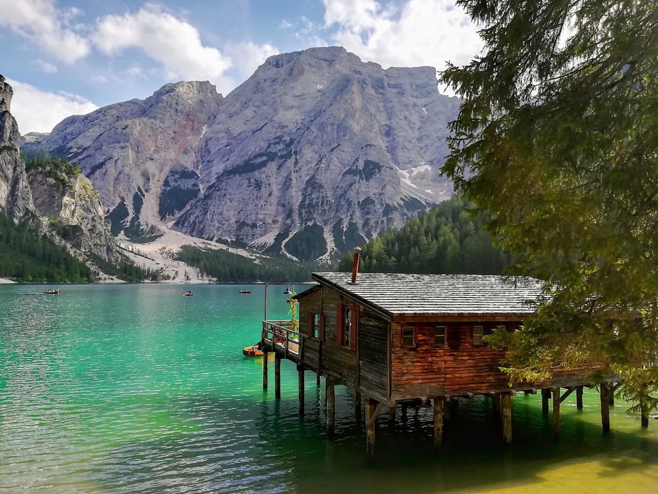 Der Pragser Wildsee und das stille Pragser Tal hinter dem Instagram-Star