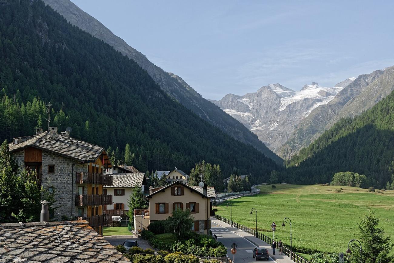 Cogne: Vom Eisenerz-Bergbaudorf zum Alpendorf im Nationalpark Gran Paradiso
