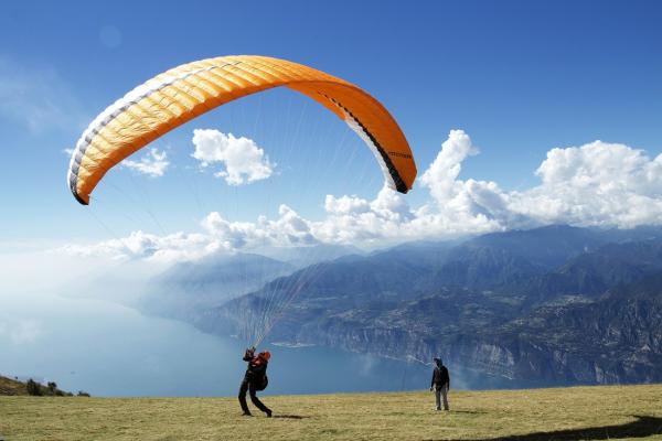 Paragliding über den Gardasee: Der Monte Baldo als Hotspot für Gleitschirmflieger
