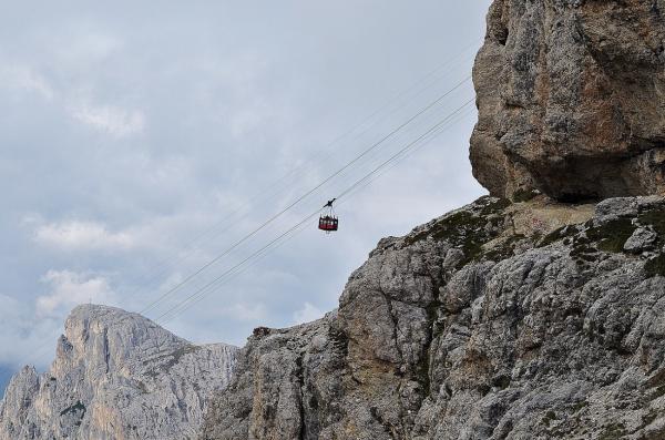 Aussichtsplattform Lagazuoi: Mit der Seilbahn ins Hochgebirge