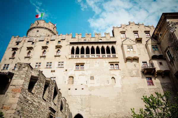 Rundgang durch Trento: Burgen, Bischöfe und die facettenreiche Seele der Stadt