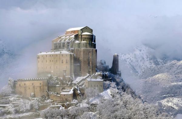 Zwischen Himmel und Fels: Das Kloster Sacra di San Michele im wilden Val di Susa