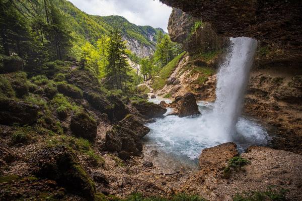 Peričnik-Wasserfall: Sloweniens Naturspektakel bei Mojstrana zum Anfassen