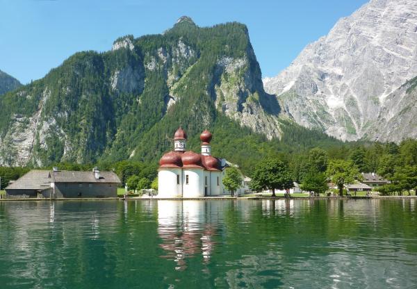 St. Bartholomä am Königssee: Bootsfahrt zum Wahrzeichen von Berchtesgaden