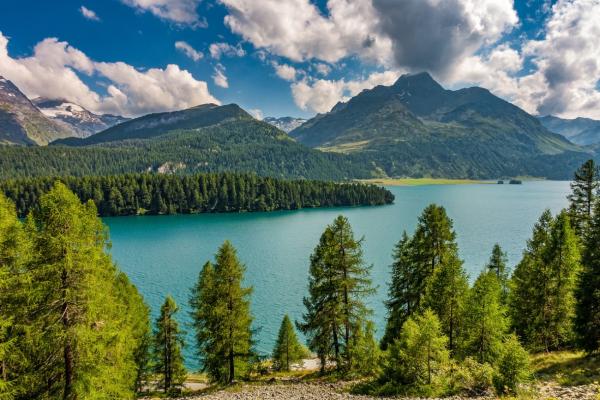 Sils im Engadin: Zwei Seen, tausend Möglichkeiten – Wo die Alpen richtig entspannt sind