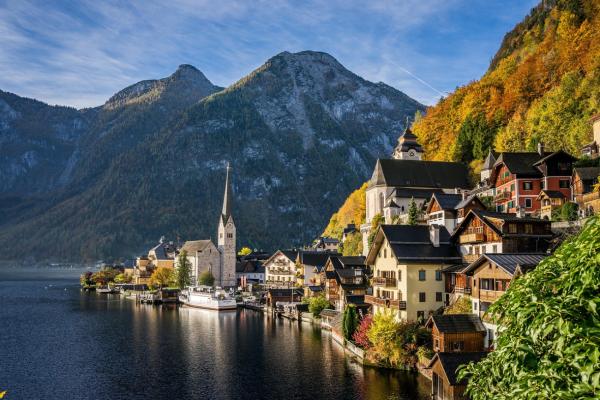 Hallstatt und das Salzkammergut: Geschichte, Geografie und die Seenregion